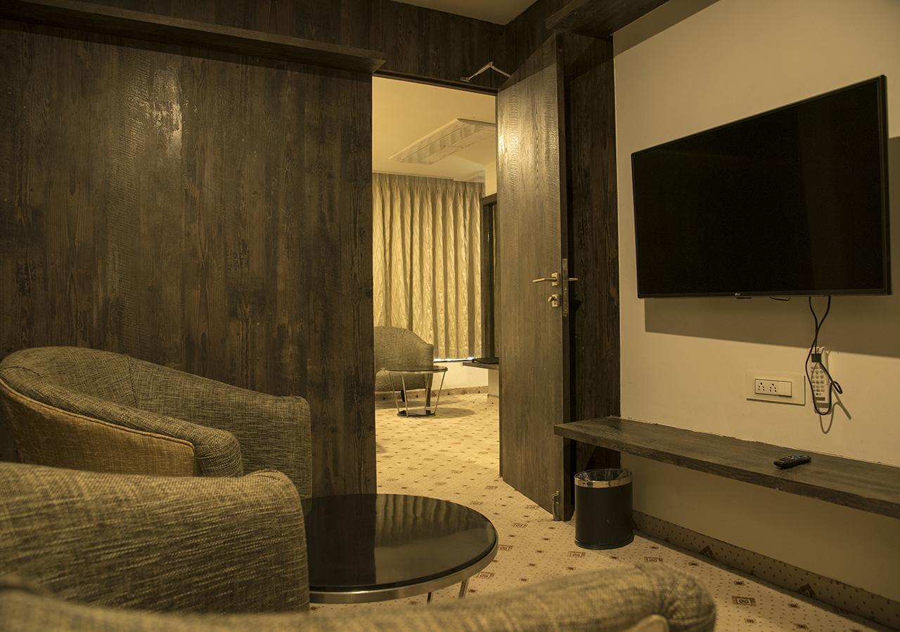 Regenta Central Hotel & Convention Centre Nagpur Dış mekan fotoğraf