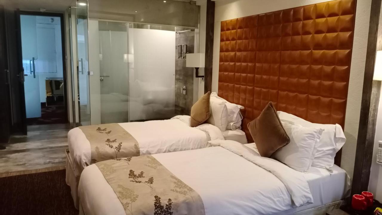 Regenta Central Hotel & Convention Centre Nagpur Dış mekan fotoğraf